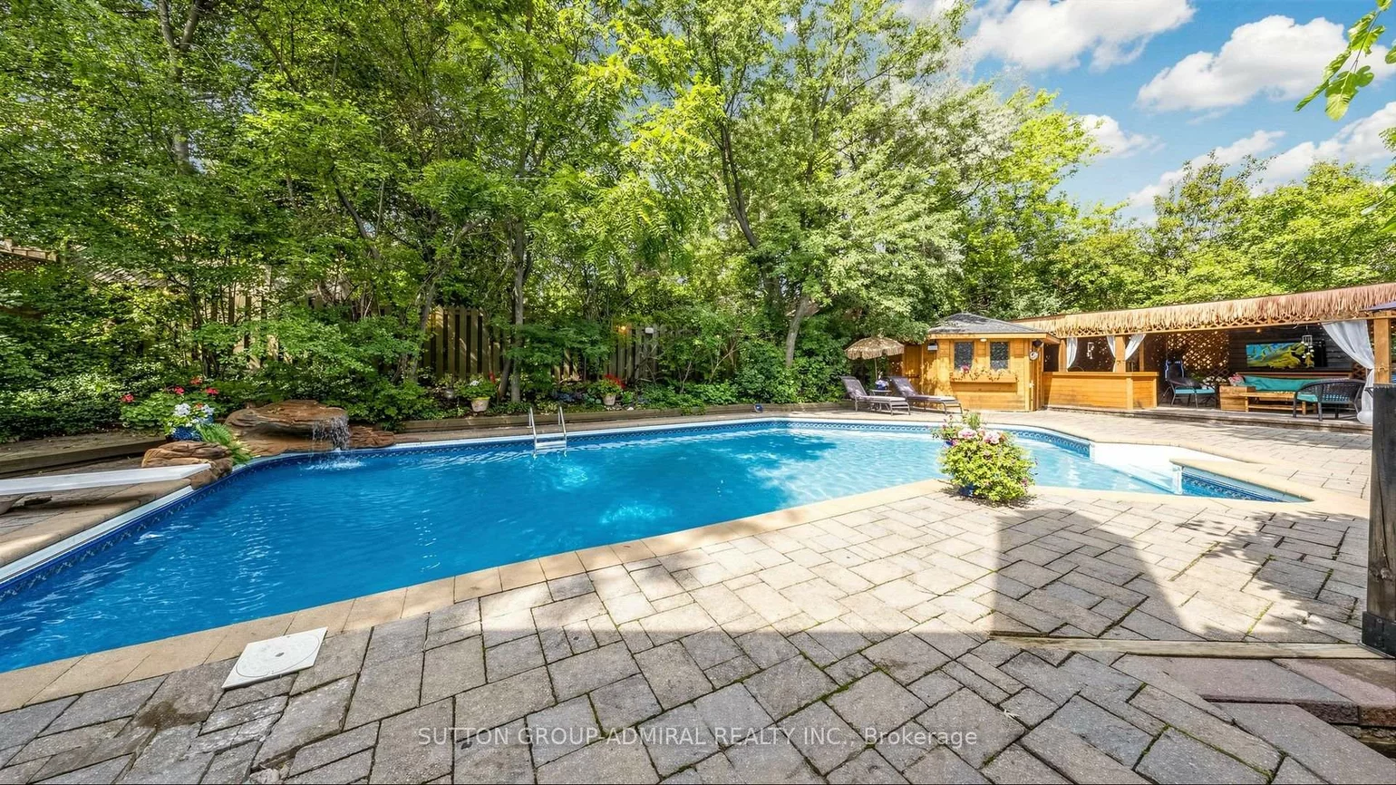 12, Saunders, Aileen-Willowbrook, Markham