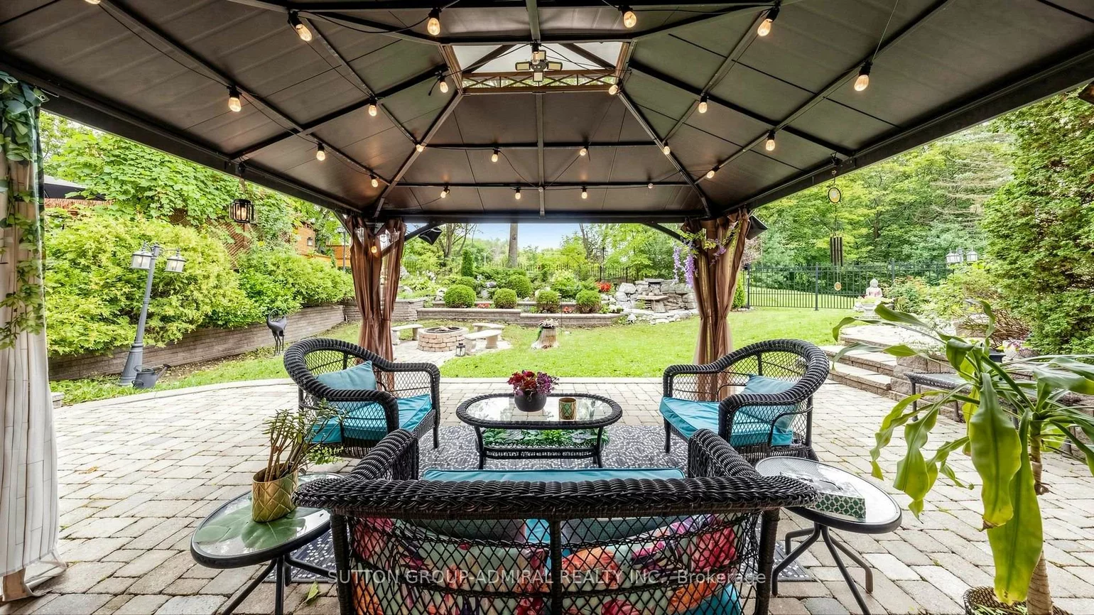 12, Saunders, Aileen-Willowbrook, Markham