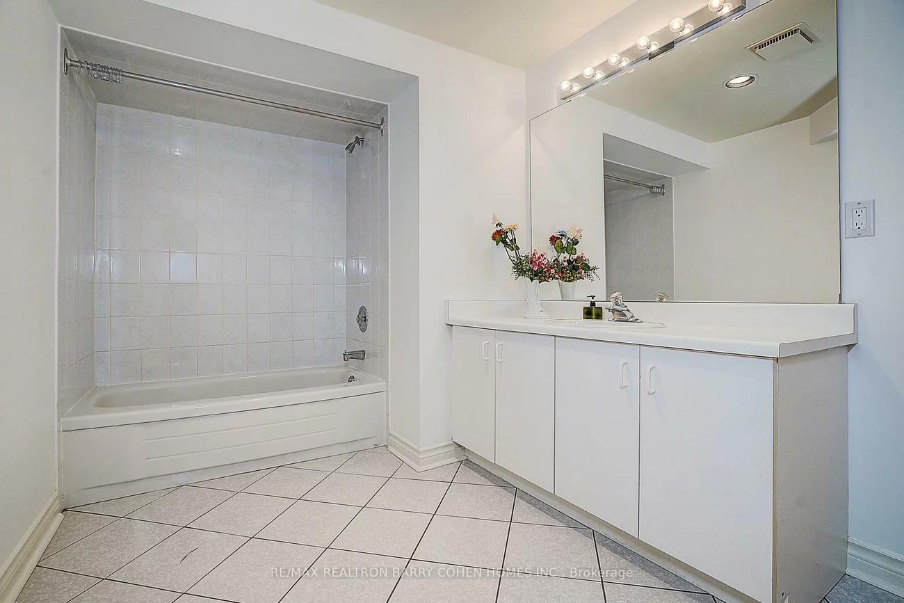 44, Prince Edward, Thornlea, Markham