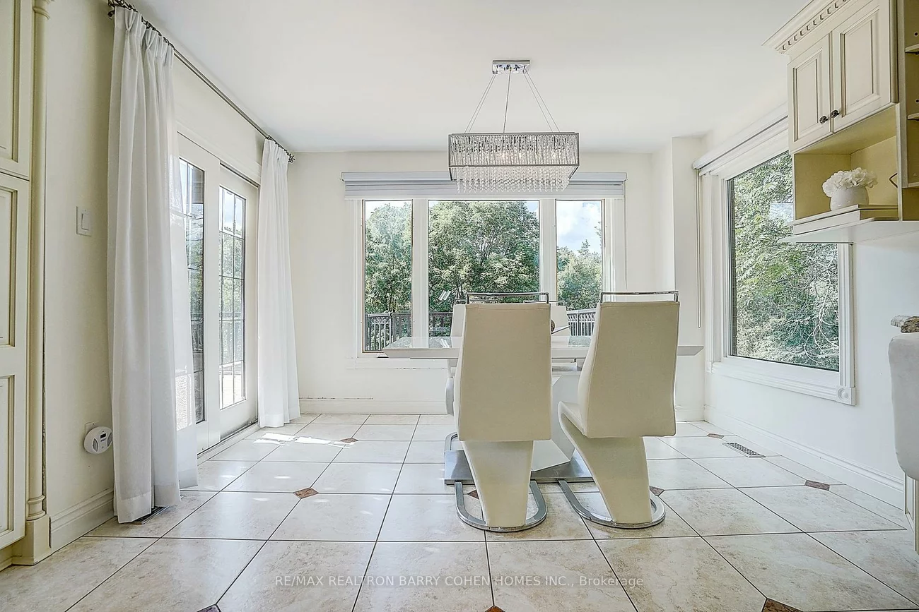 44, Prince Edward, Thornlea, Markham