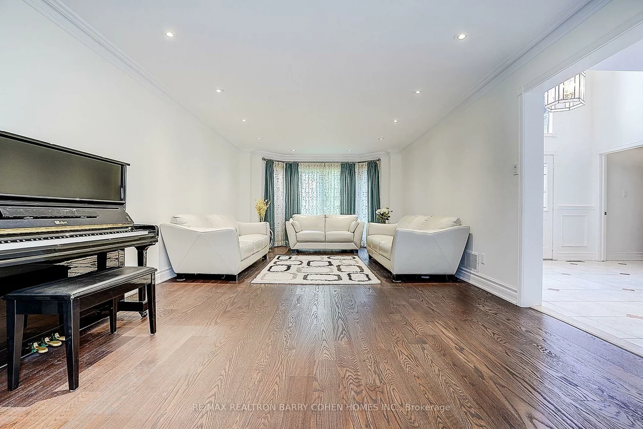 44, Prince Edward, Thornlea, Markham