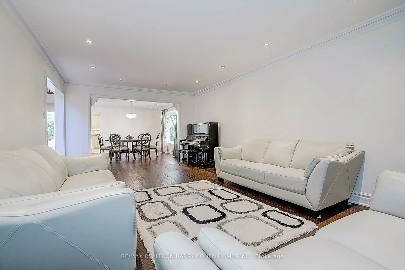 44, Prince Edward, Thornlea, Markham