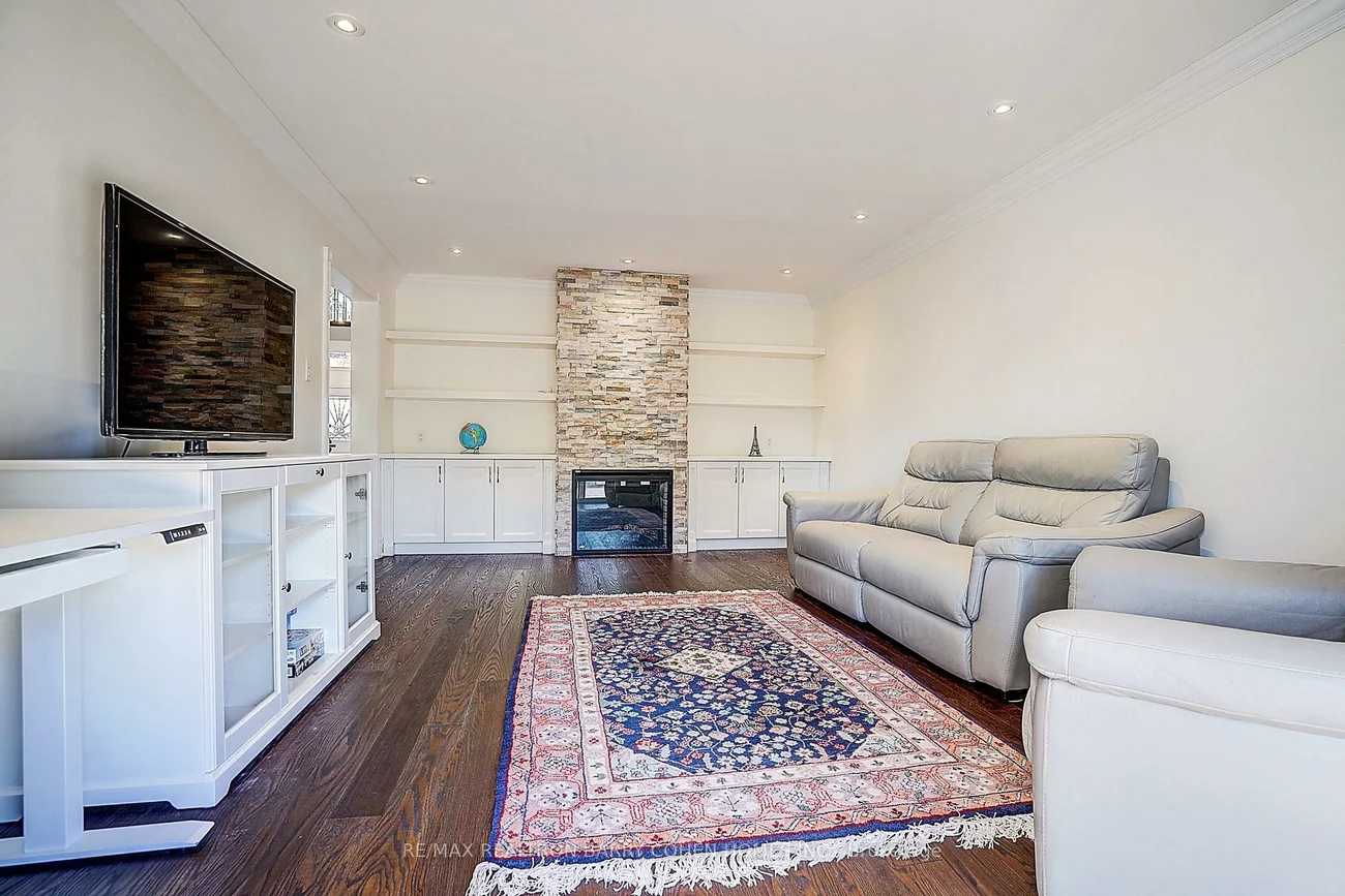 44, Prince Edward, Thornlea, Markham