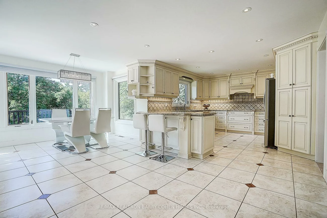 44, Prince Edward, Thornlea, Markham