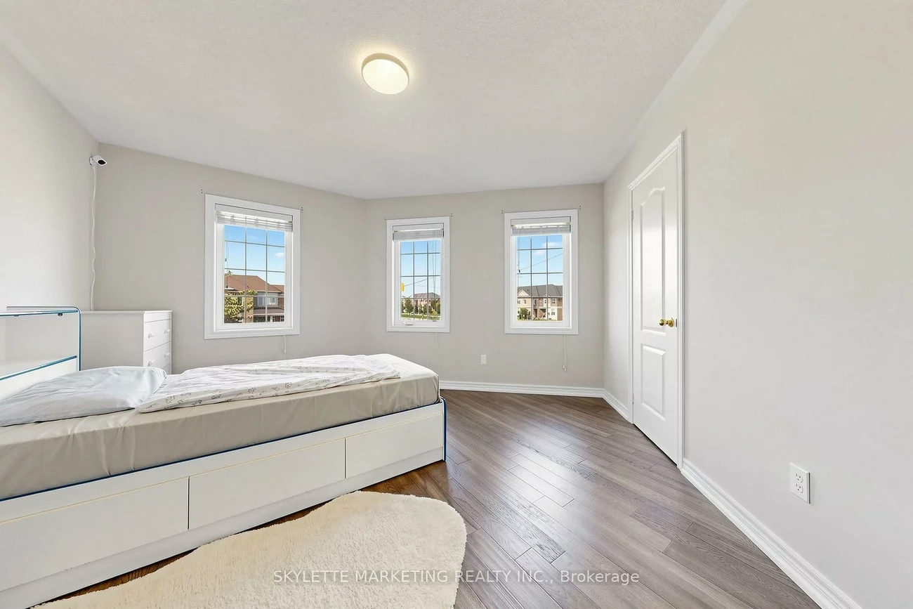 2417, Bur Oak, Greensborough, Markham