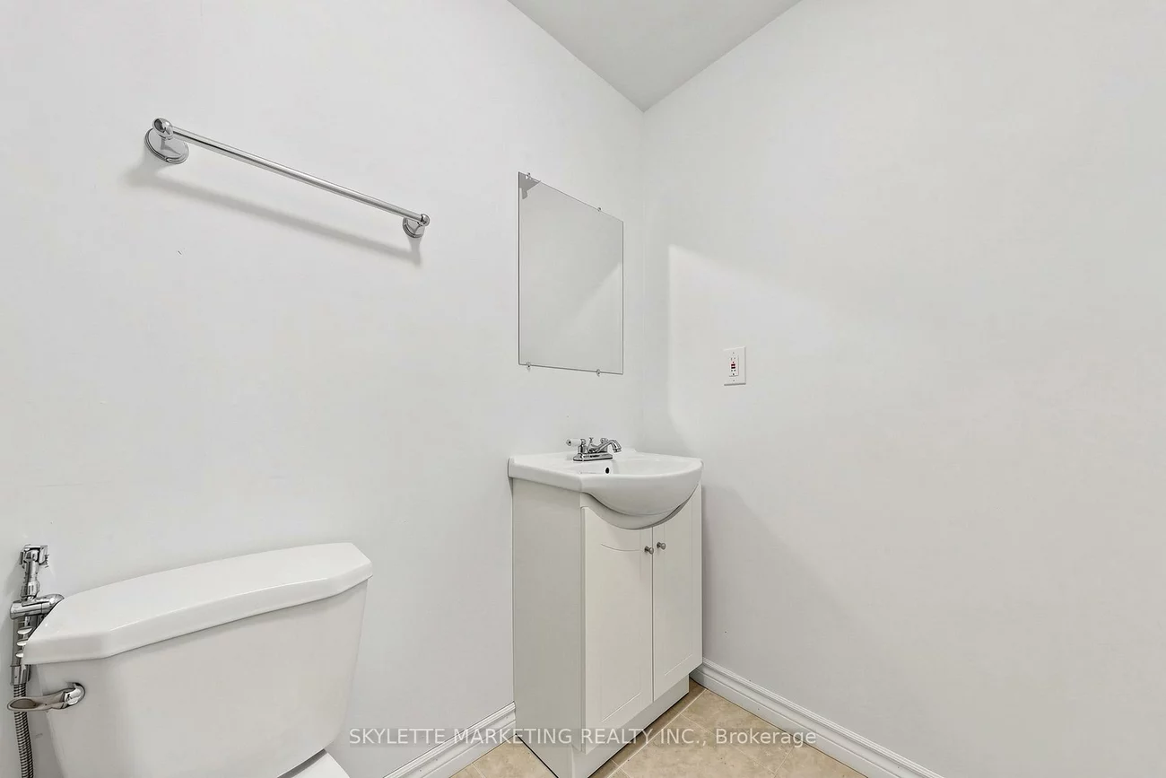 2417, Bur Oak, Greensborough, Markham