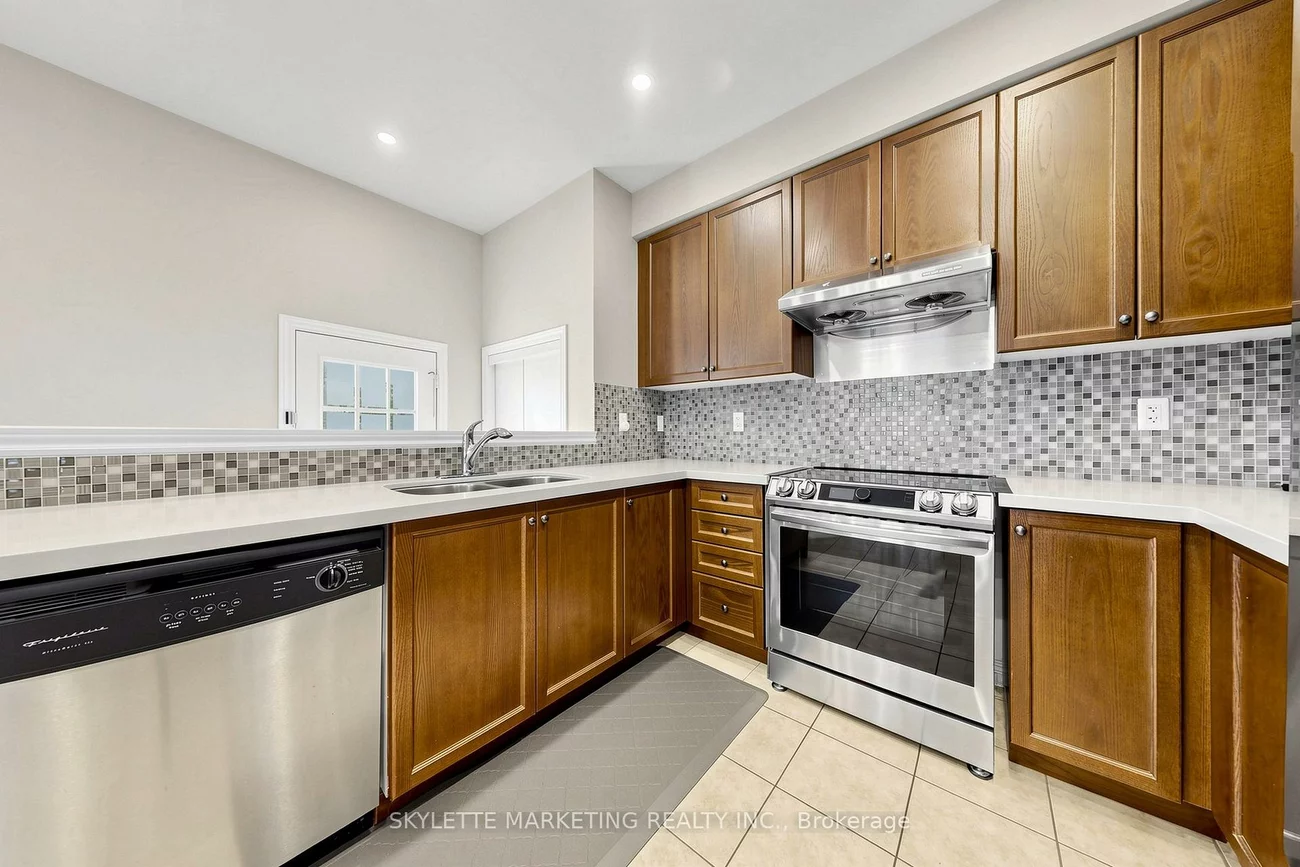 2417, Bur Oak, Greensborough, Markham