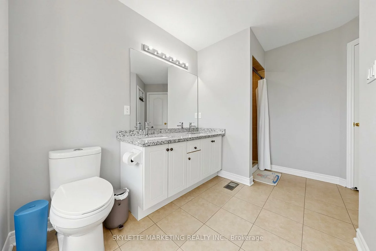2417, Bur Oak, Greensborough, Markham