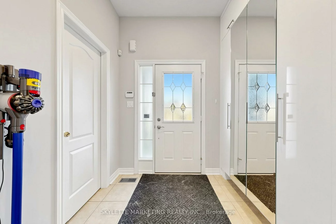 2417, Bur Oak, Greensborough, Markham