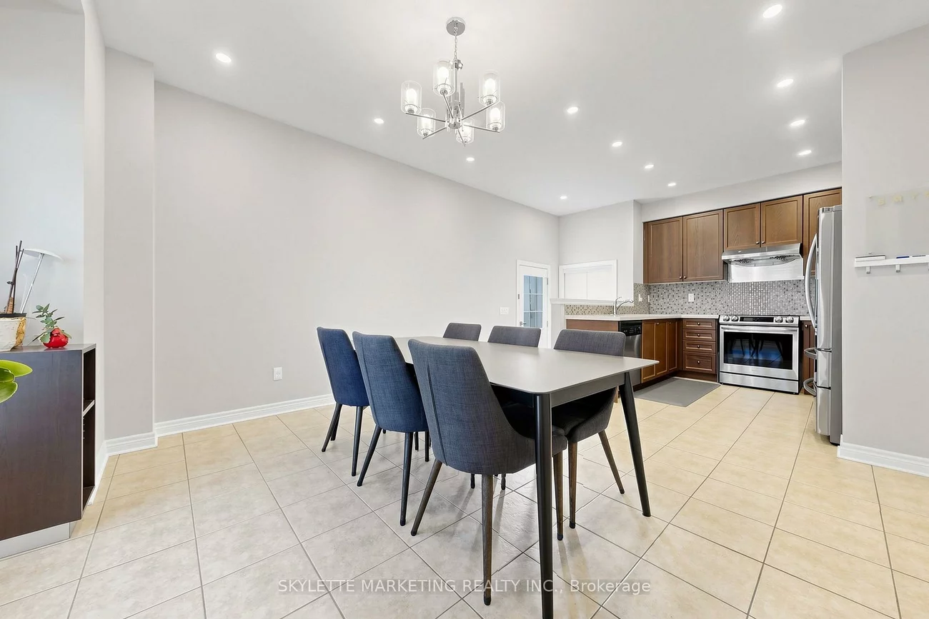 2417, Bur Oak, Greensborough, Markham