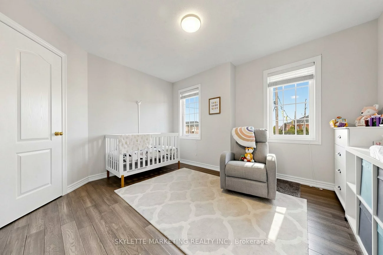 2417, Bur Oak, Greensborough, Markham