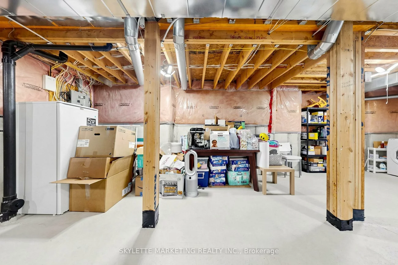 2417, Bur Oak, Greensborough, Markham
