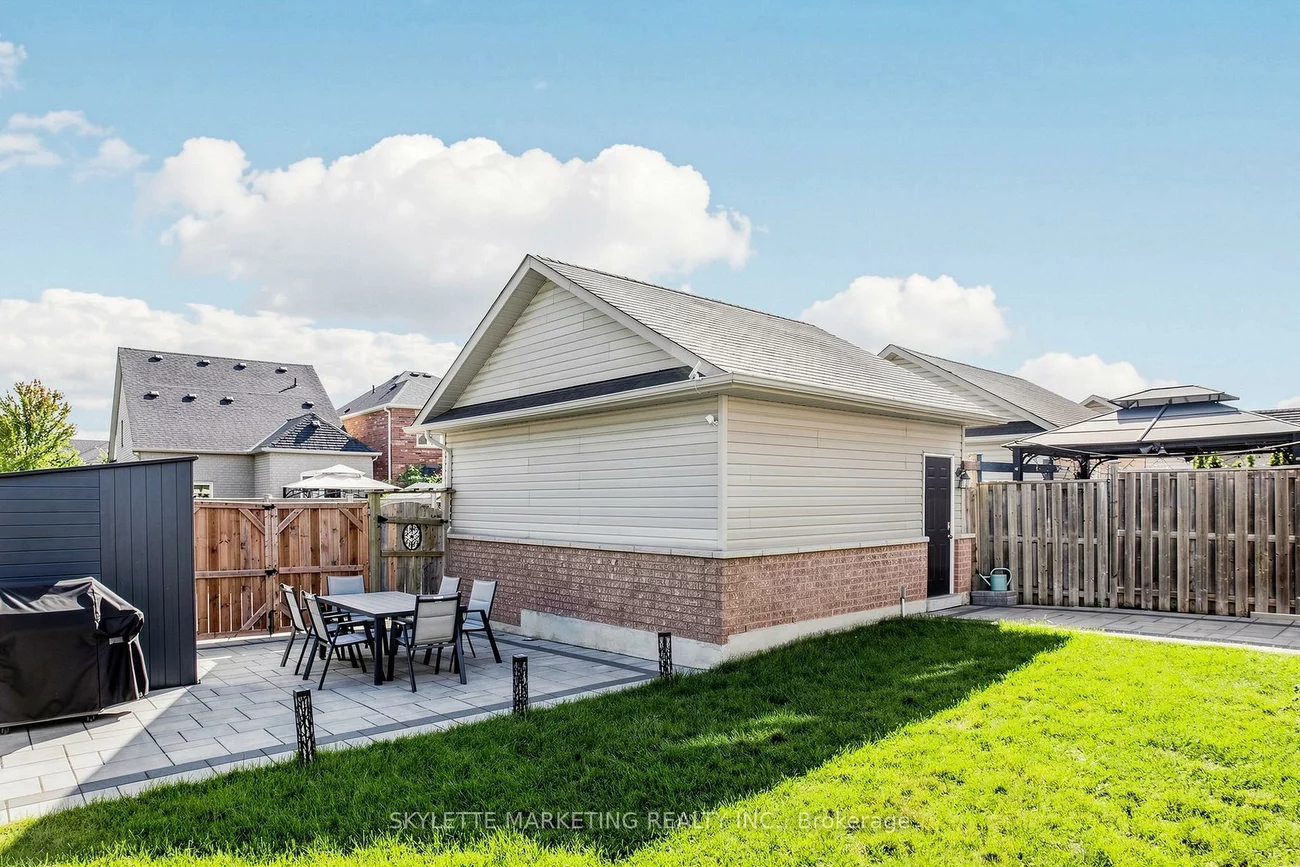 2417, Bur Oak, Greensborough, Markham