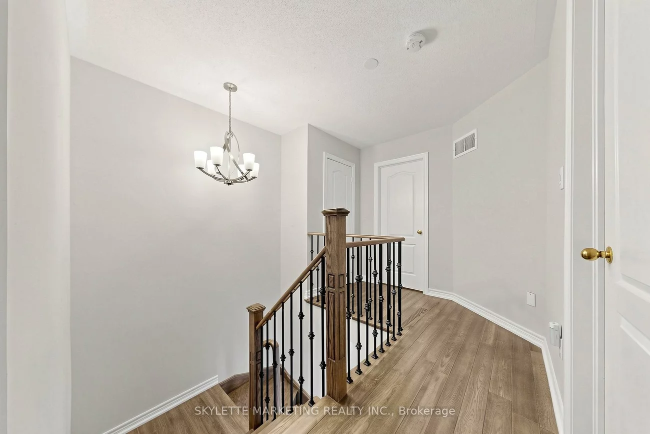 2417, Bur Oak, Greensborough, Markham