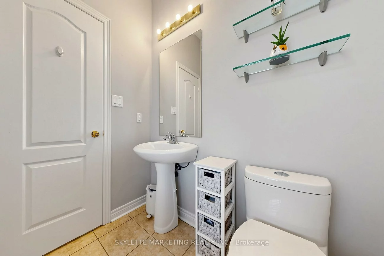 2417, Bur Oak, Greensborough, Markham