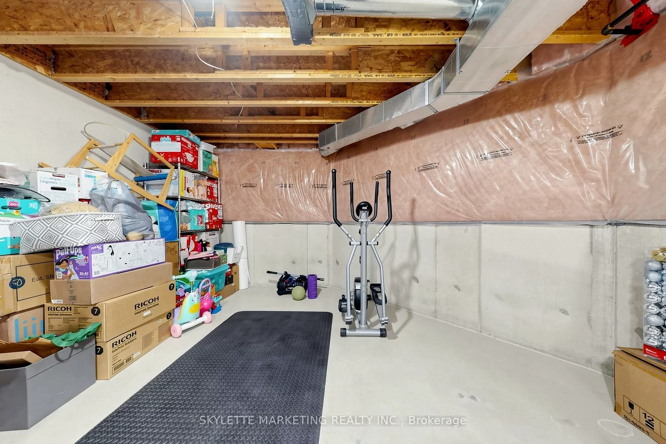 2417, Bur Oak, Greensborough, Markham