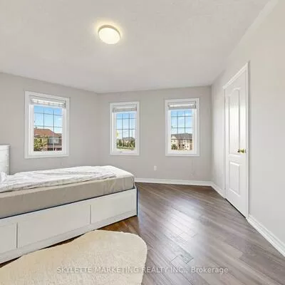 2417, Bur Oak, Greensborough, Markham