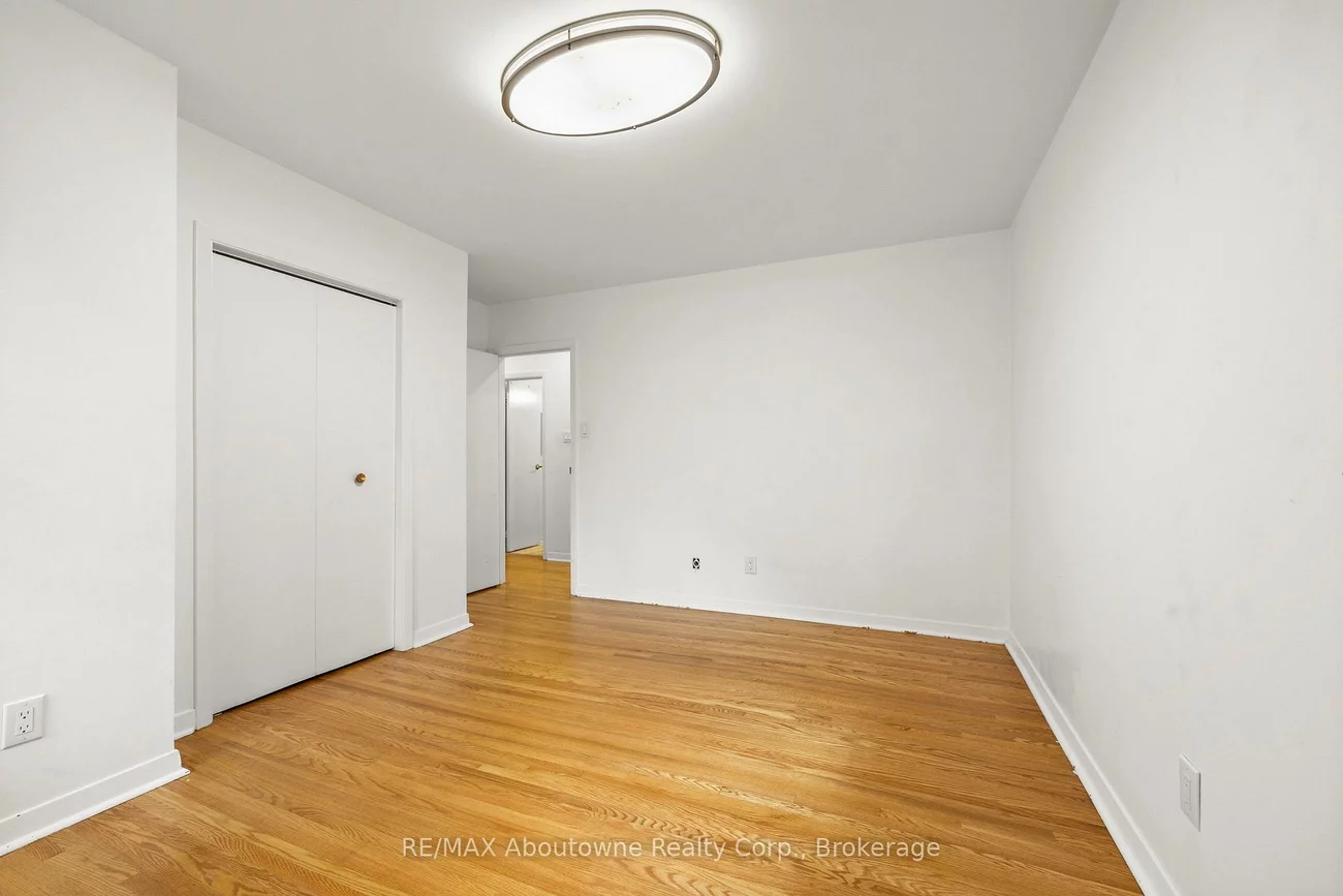 24, Valloncliffe, Bayview Glen, Markham