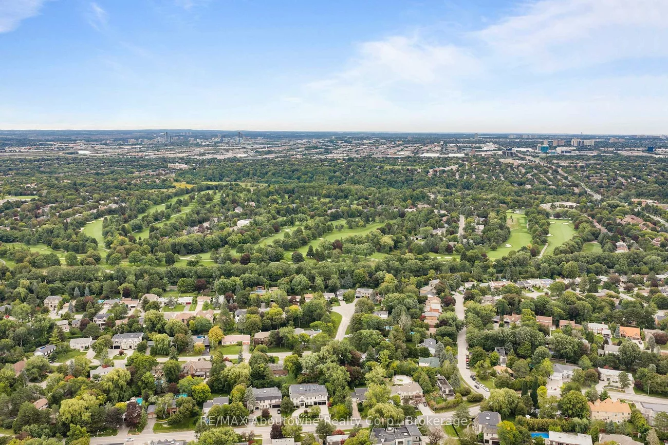 24, Valloncliffe, Bayview Glen, Markham