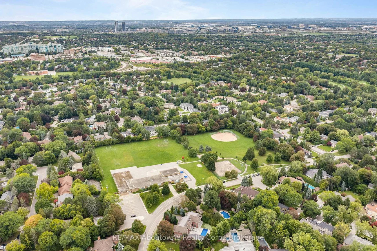 24, Valloncliffe, Bayview Glen, Markham