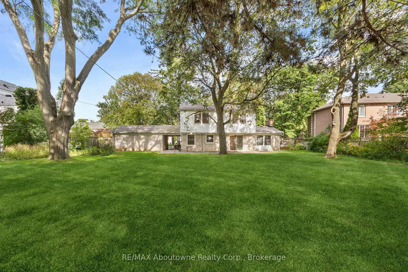 24, Valloncliffe, Bayview Glen, Markham