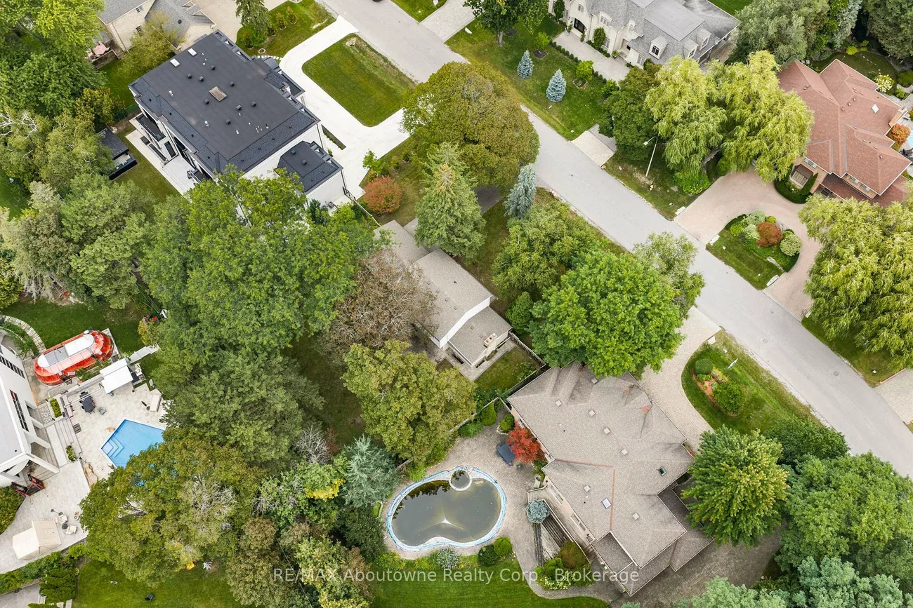 24, Valloncliffe, Bayview Glen, Markham