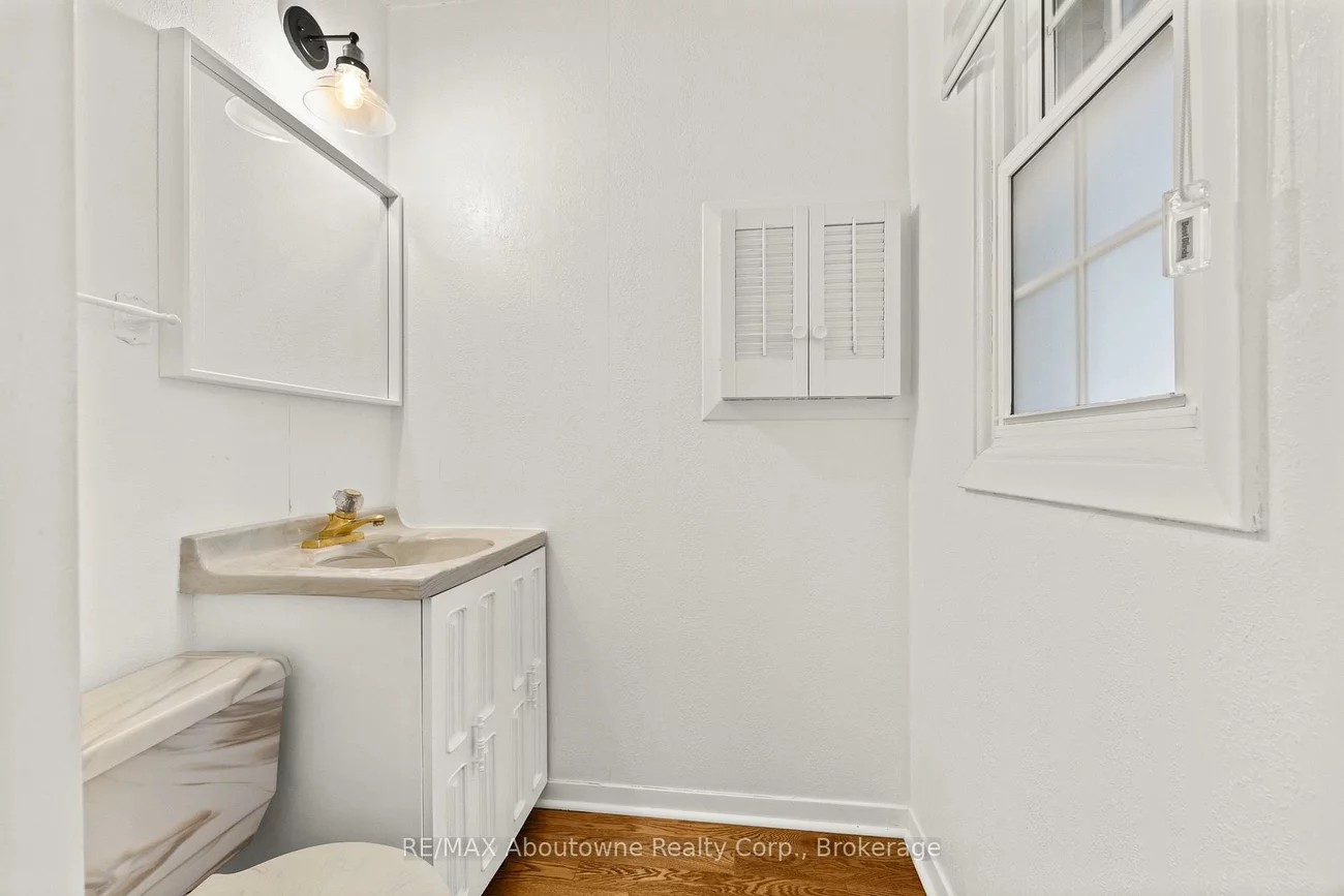 24, Valloncliffe, Bayview Glen, Markham