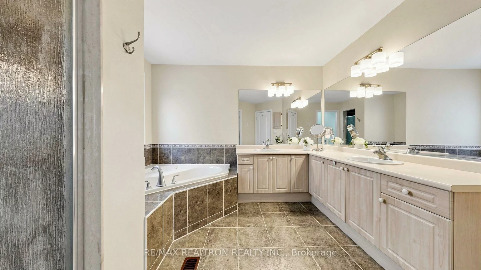 9, Gardon, Cathedraltown, Markham