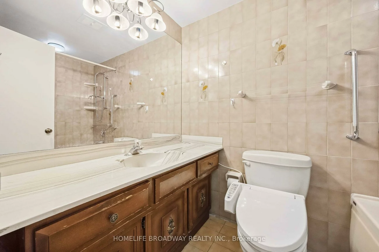 212, Bayview Fairways, Bayview Fairway-Bayview Country Club Estates, Markham
