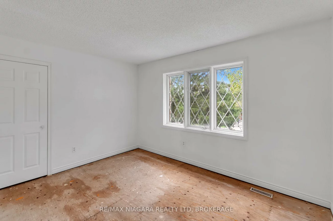 7849, Ninth, Box Grove, Markham