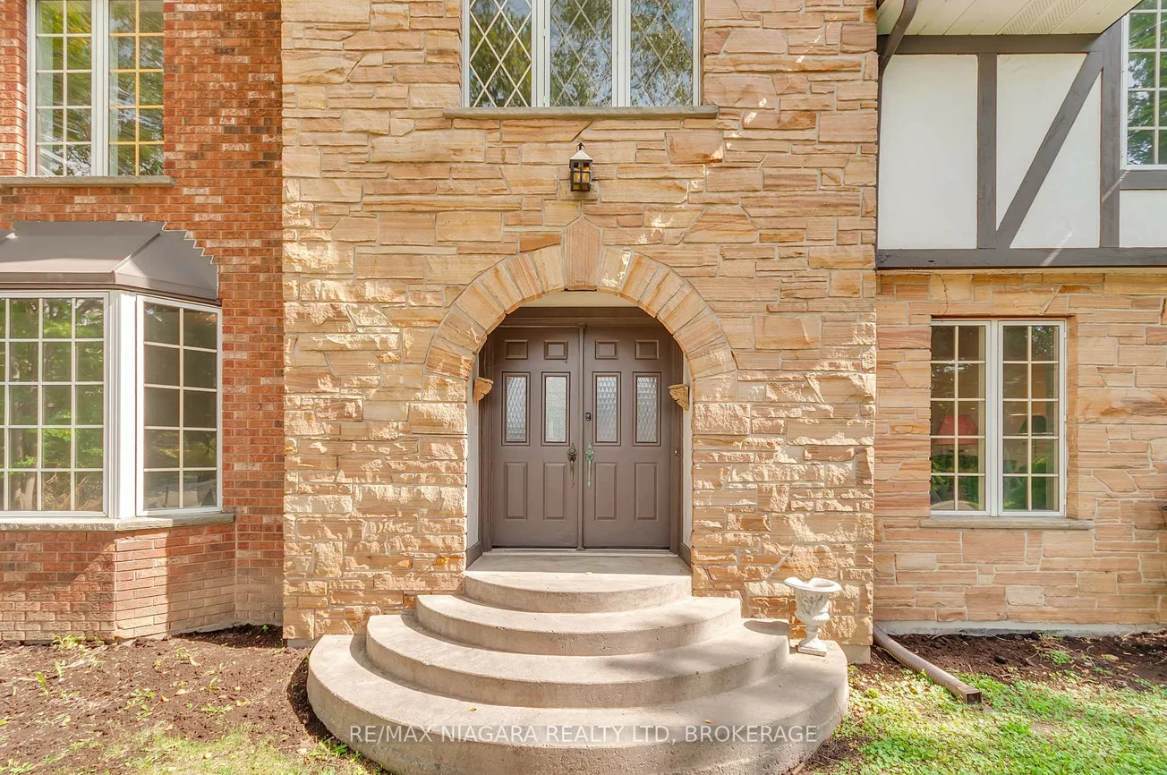 7849, Ninth, Box Grove, Markham