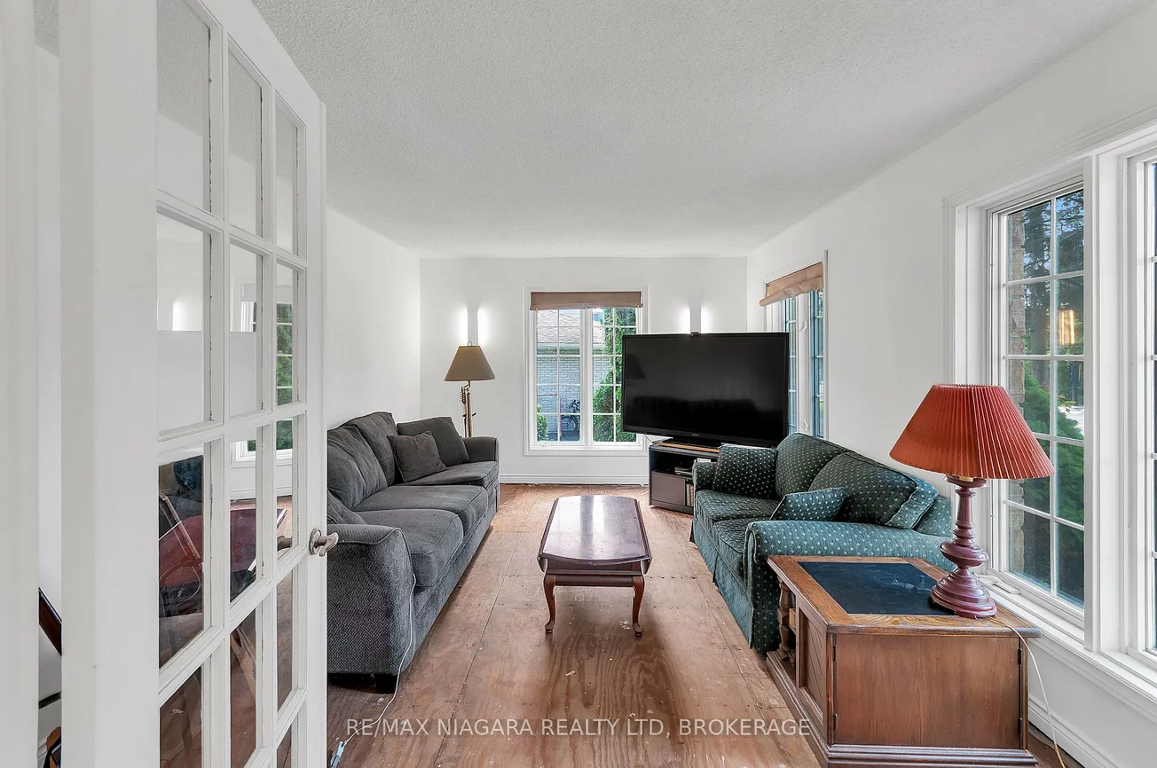 7849, Ninth, Box Grove, Markham