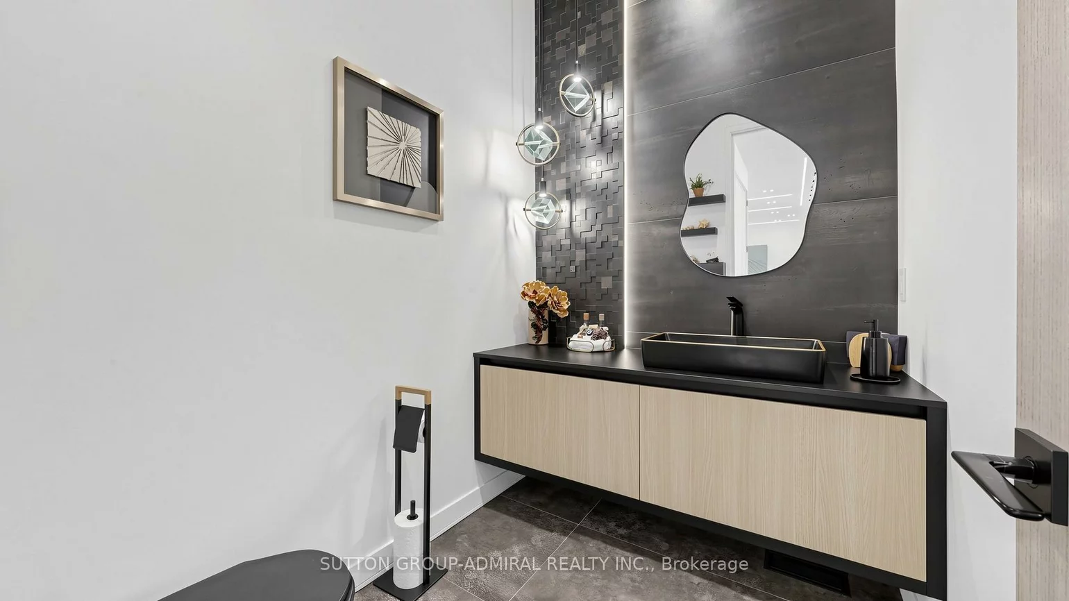 33, Thorny Brae, Royal Orchard, Markham