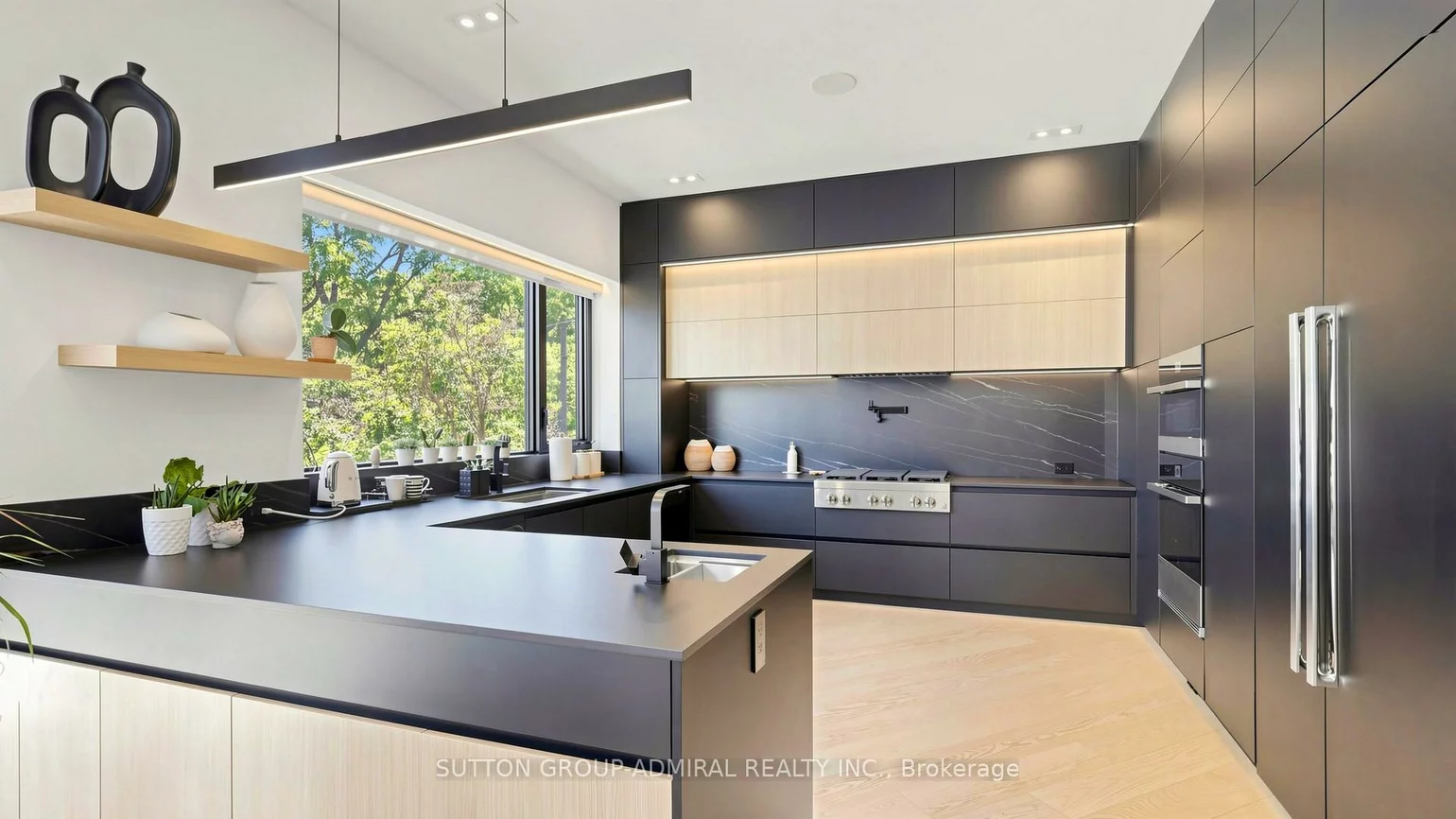 33, Thorny Brae, Royal Orchard, Markham
