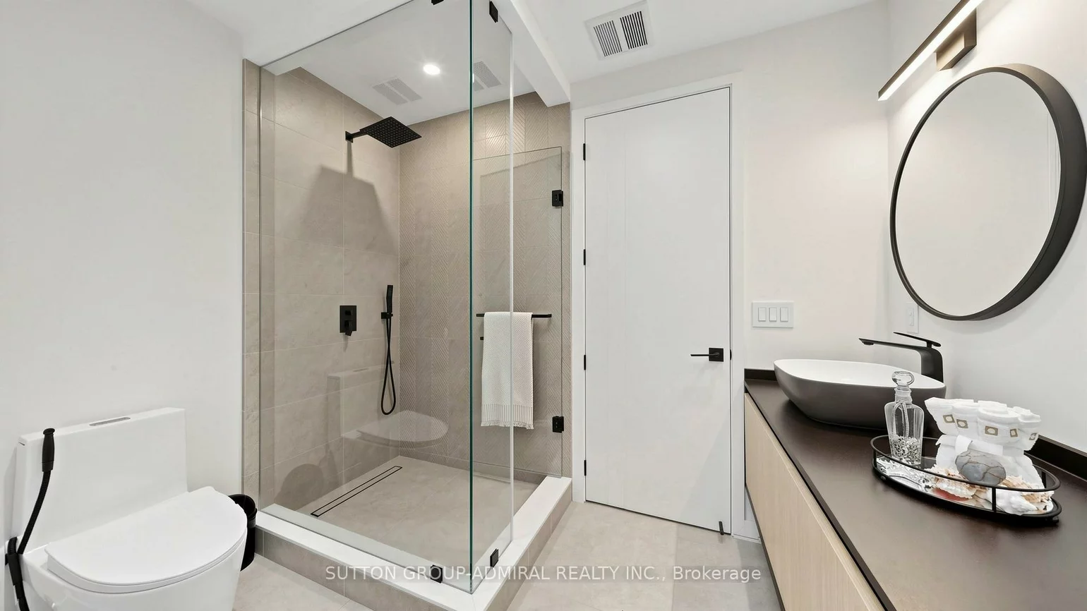 33, Thorny Brae, Royal Orchard, Markham