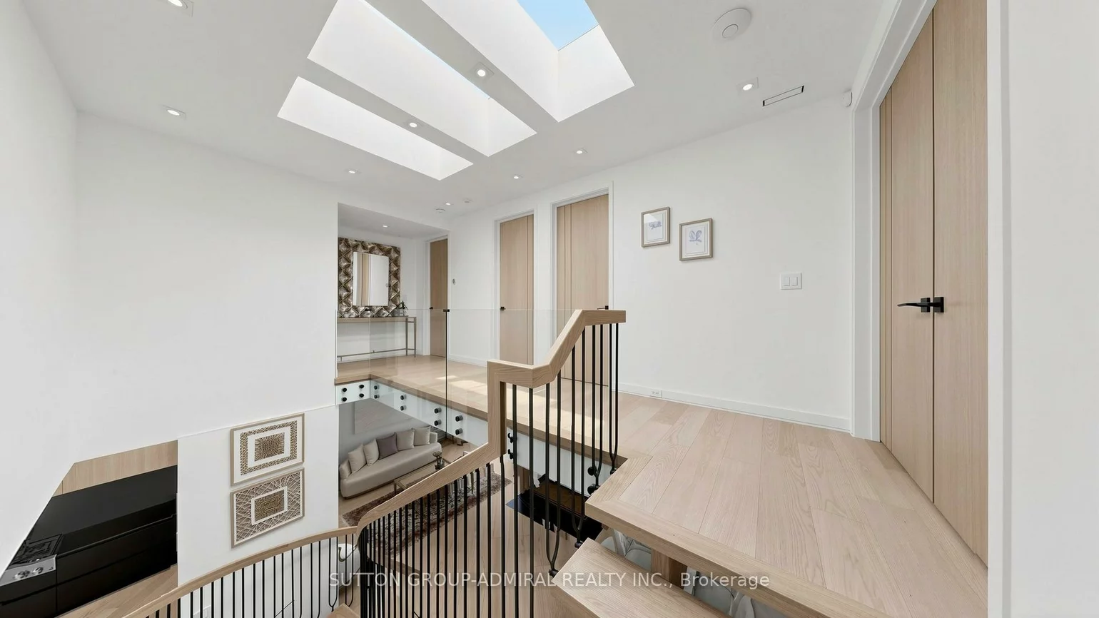 33, Thorny Brae, Royal Orchard, Markham