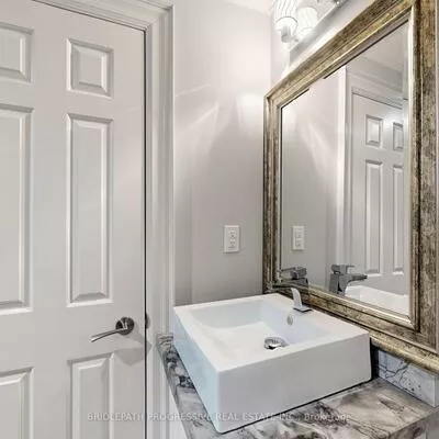 2, Thornlea, Thornhill, Markham