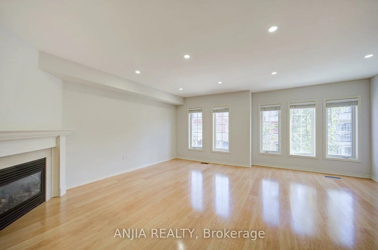 66, Prince Charles, Berczy, Markham