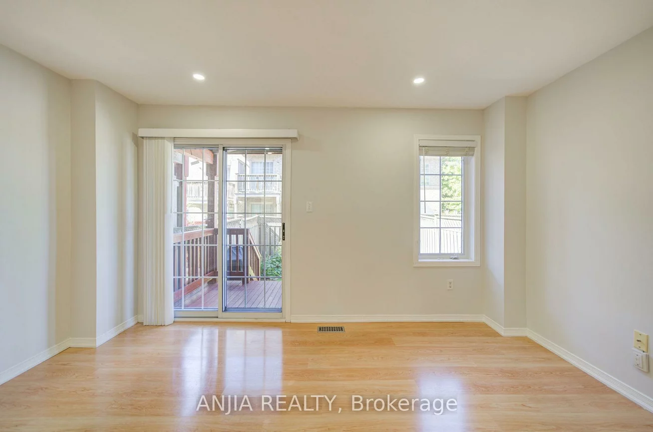 66, Prince Charles, Berczy, Markham
