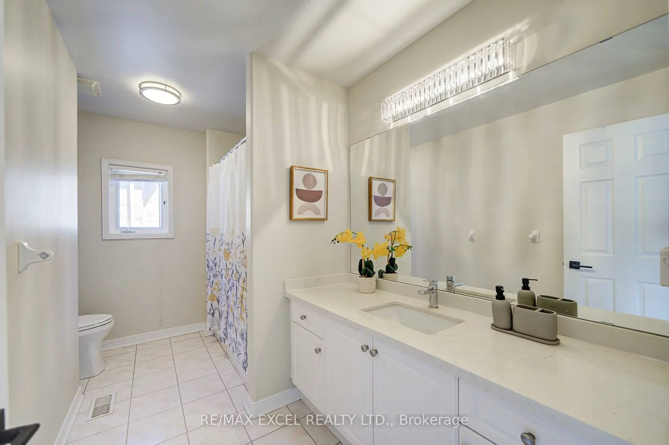 8, Hollylane, Berczy, Markham