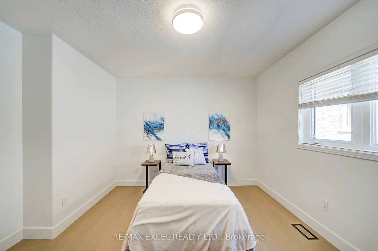 8, Hollylane, Berczy, Markham