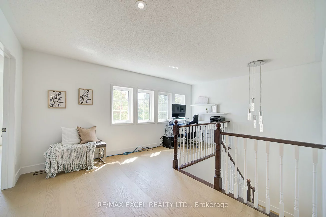 8, Hollylane, Berczy, Markham
