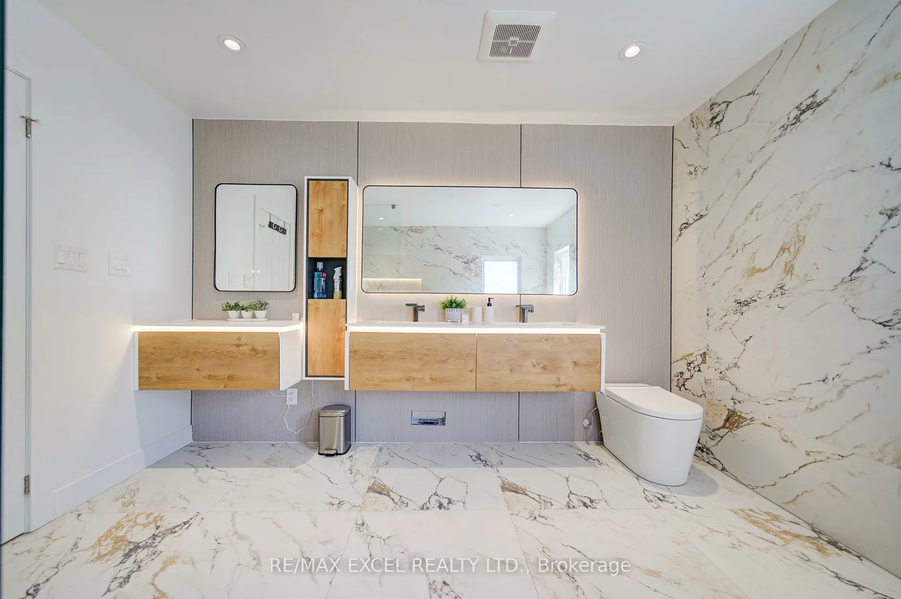 8, Hollylane, Berczy, Markham