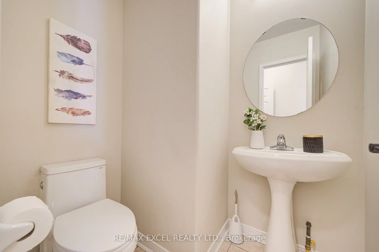 8, Hollylane, Berczy, Markham