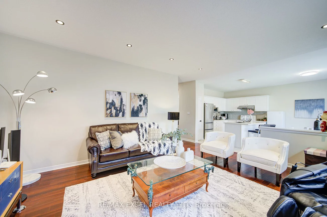 8, Hollylane, Berczy, Markham