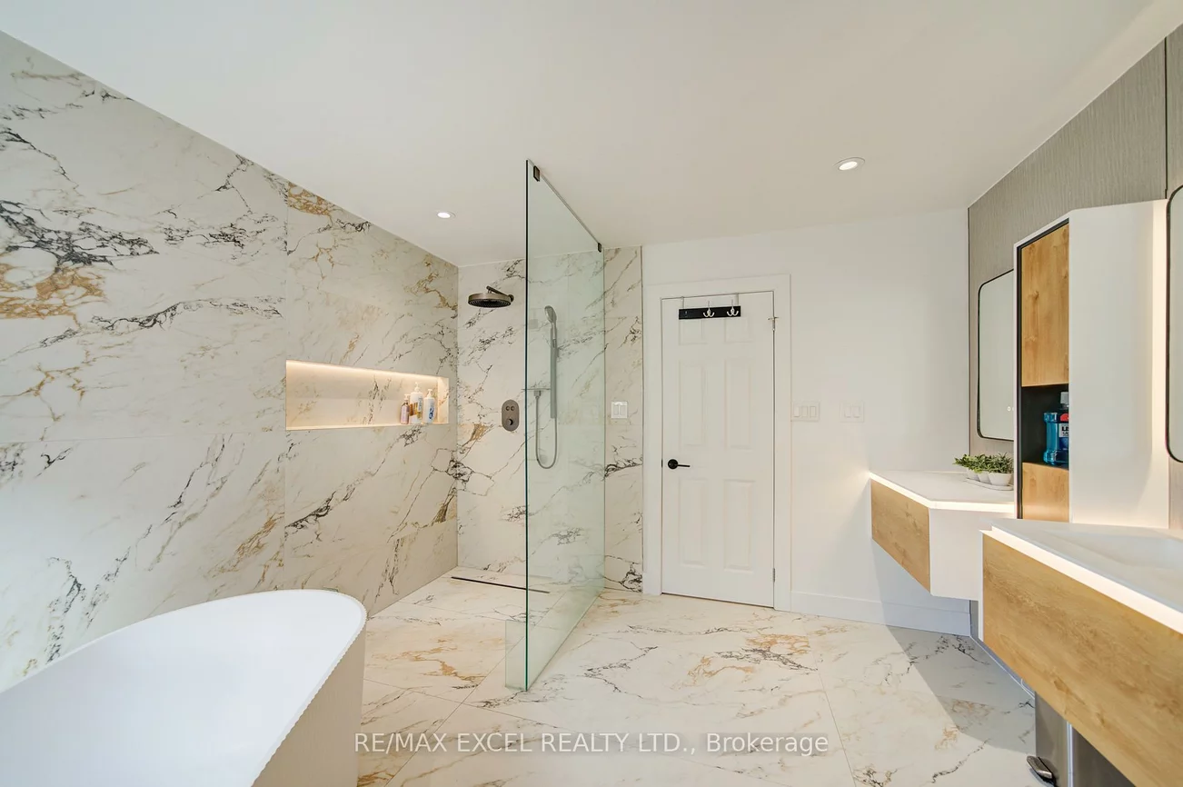 8, Hollylane, Berczy, Markham
