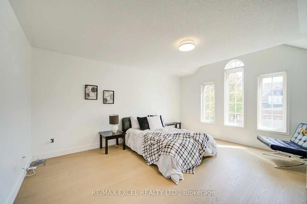 8, Hollylane, Berczy, Markham
