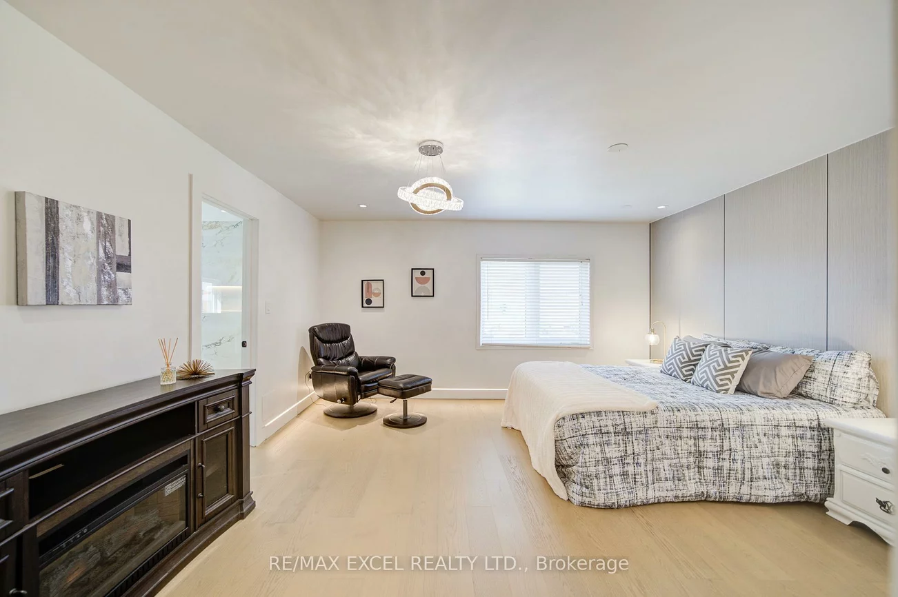 8, Hollylane, Berczy, Markham