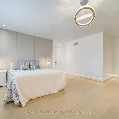 8, Hollylane, Berczy, Markham