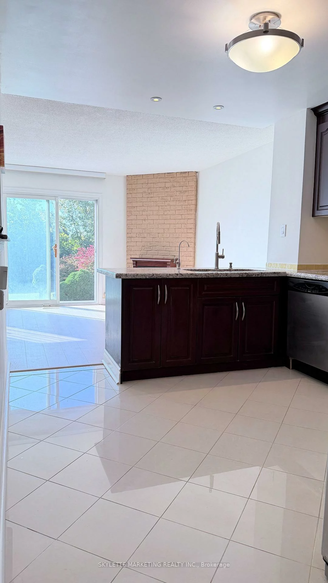 30, Ascot, Milliken Mills West, Markham